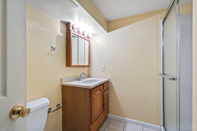 3828 St Johns Terrace, Deer Park, OH 45236