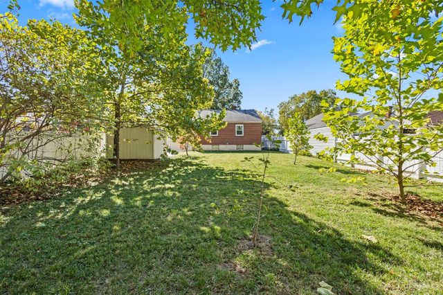 3828 St Johns Terrace, Deer Park, OH 45236