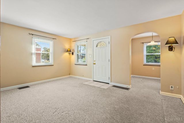 3828 St Johns Terrace, Deer Park, OH 45236