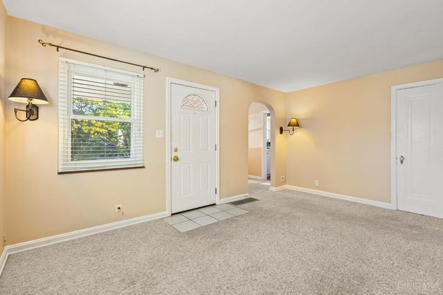 3828 St Johns Terrace, Deer Park, OH 45236