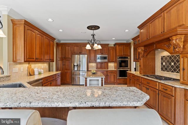 2301 CLARIDGE CT, Enola, PA 17025
