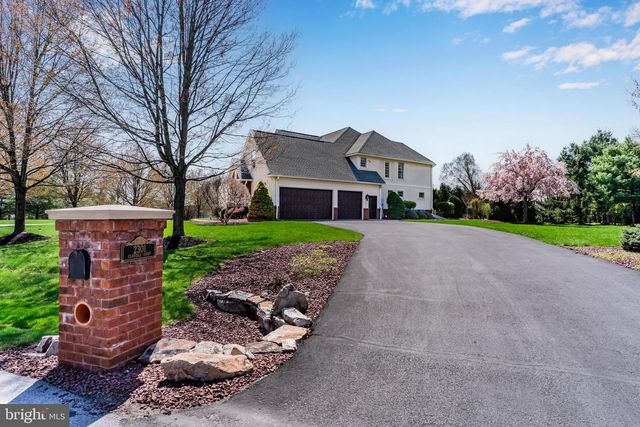 2301 CLARIDGE CT, Enola, PA 17025