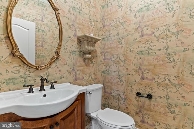 2301 CLARIDGE CT, Enola, PA 17025