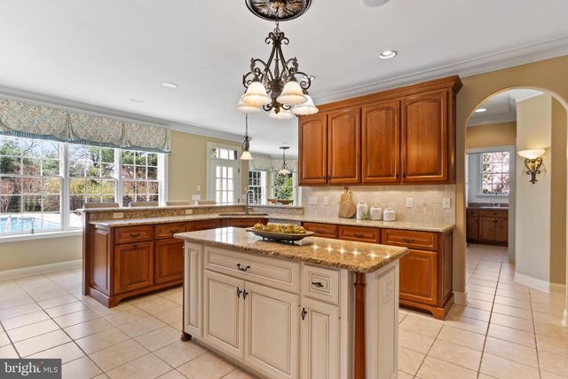 2301 CLARIDGE CT, Enola, PA 17025