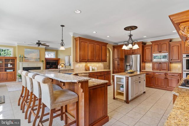 2301 CLARIDGE CT, Enola, PA 17025