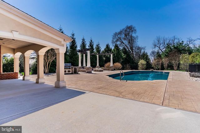 2301 CLARIDGE CT, Enola, PA 17025