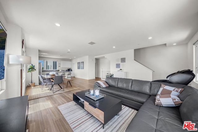 10712 Parrot Avenue, Downey, CA 90241