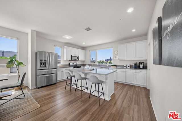 10712 Parrot Avenue, Downey, CA 90241