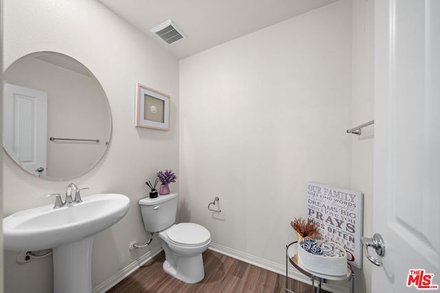 10712 Parrot Avenue, Downey, CA 90241