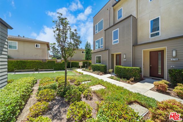 10712 Parrot Avenue, Downey, CA 90241
