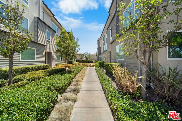 10712 Parrot Avenue, Downey, CA 90241