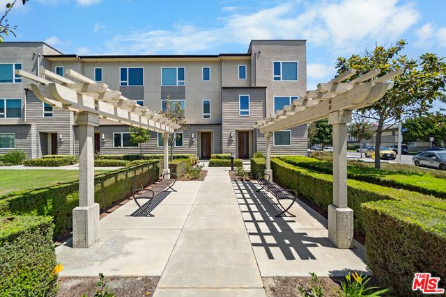 10712 Parrot Avenue, Downey, CA 90241