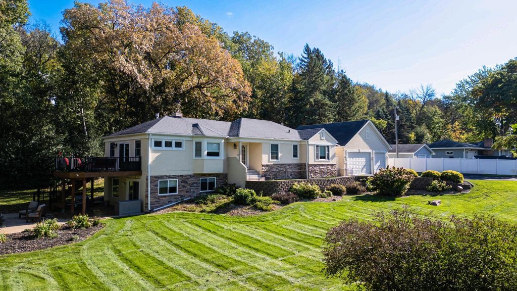 9910 Credit River Boulevard, Prior Lake, MN 55372 — exterior