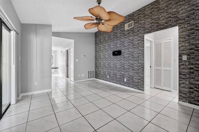 10464 BRIDLEWOOD AVENUE, Orlando, FL 32825