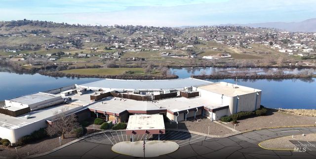3444 Country Club Dr, Lewiston, ID 83501