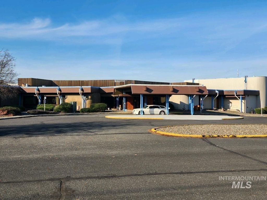 3444 Country Club Dr, Lewiston, ID 83501