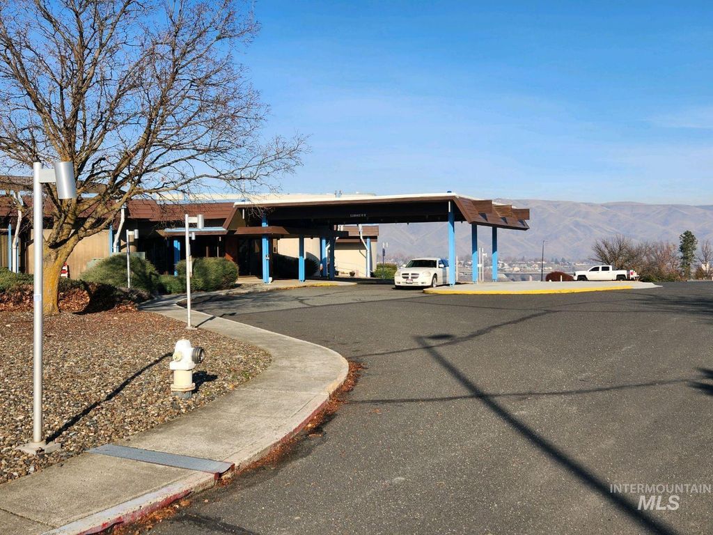 3444 Country Club Dr, Lewiston, ID 83501 photo 9