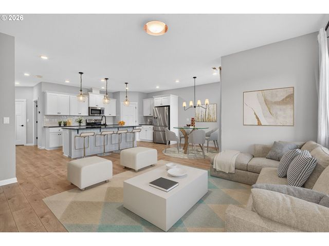 2081 SILVERSTONE Dr, Forest Grove, OR 97116