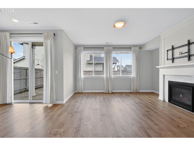 2081 SILVERSTONE Dr, Forest Grove, OR 97116