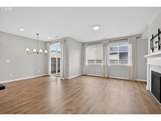 2081 SILVERSTONE Dr, Forest Grove, OR 97116