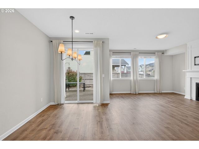 2081 SILVERSTONE Dr, Forest Grove, OR 97116