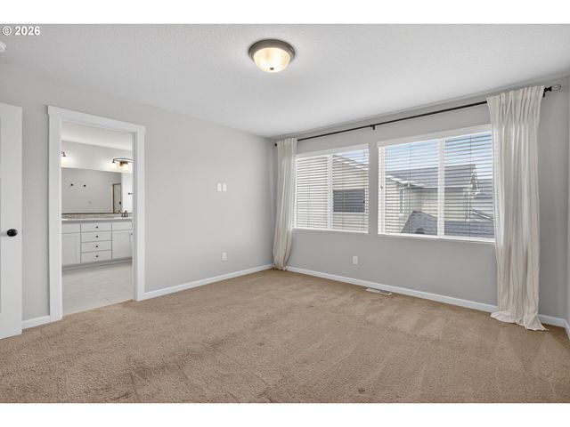 2081 SILVERSTONE Dr, Forest Grove, OR 97116