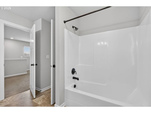 2081 SILVERSTONE Dr, Forest Grove, OR 97116