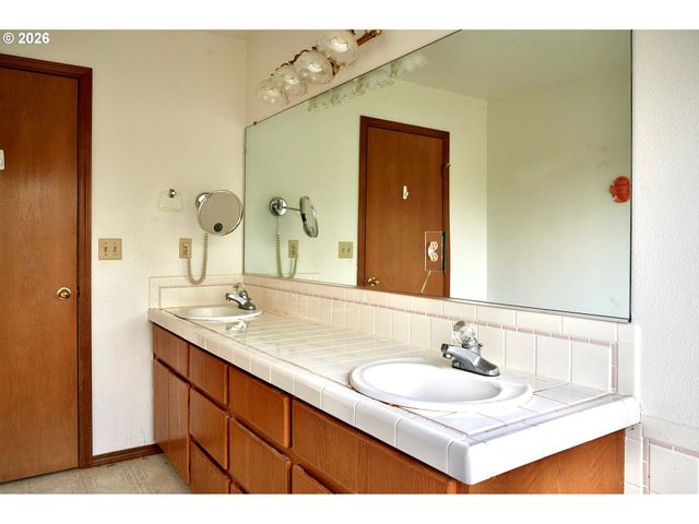 6780 Sw 153RD Ave, Beaverton, OR 97007