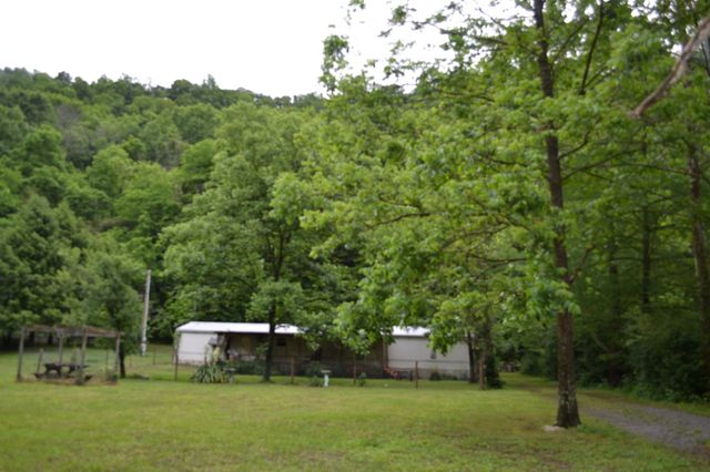 1557 Add Stafford Rd, Hilham, TN 38568