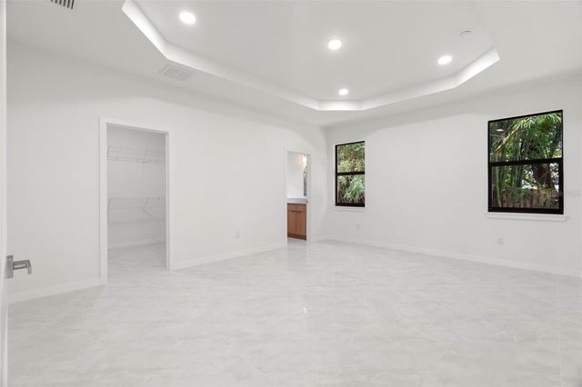 8522 N ASHLEY STREET, Tampa, FL 33604