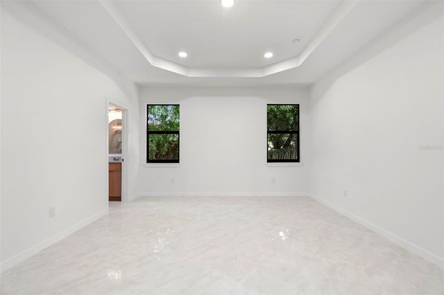 8522 N ASHLEY STREET, Tampa, FL 33604