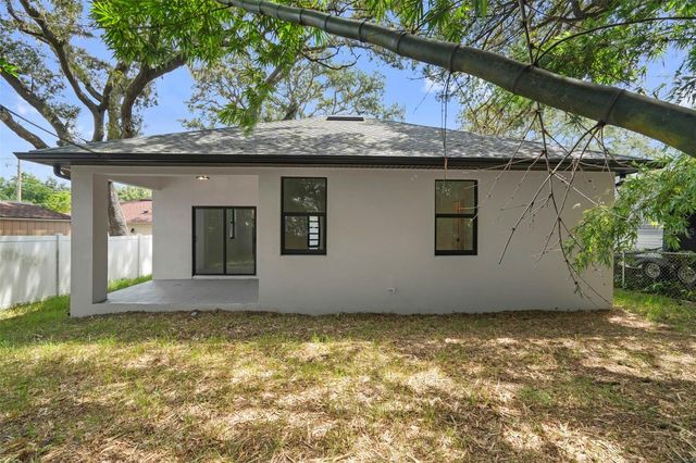 8522 N ASHLEY STREET, Tampa, FL 33604