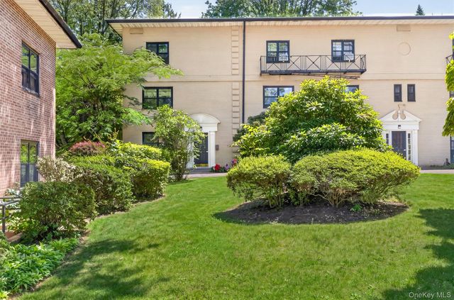 6 Manchester Road 2L, Eastchester, NY 10709