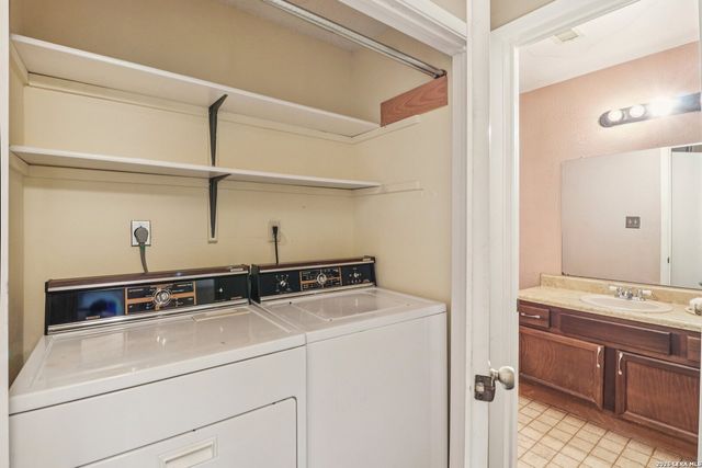 4119 Medical Dr Apt E201, San Antonio, TX 78229