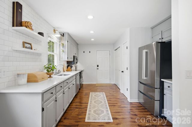 600 Gray Drive, Charlotte, NC 28213