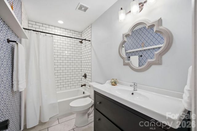 600 Gray Drive, Charlotte, NC 28213