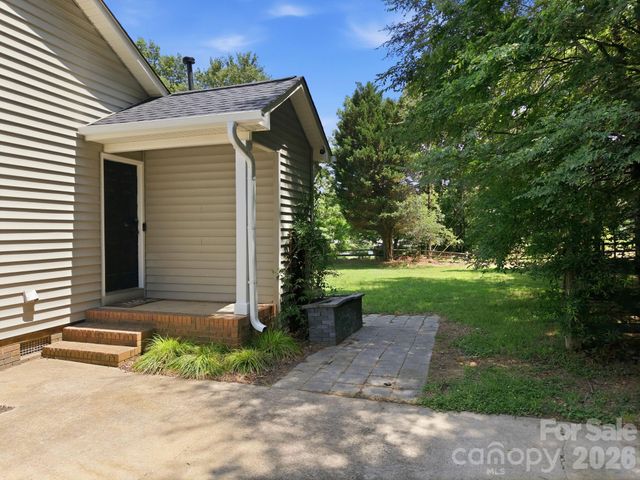 600 Gray Drive, Charlotte, NC 28213