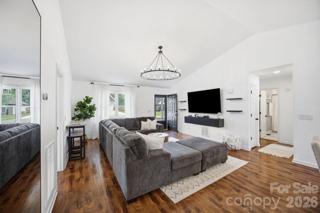 600 Gray Drive, Charlotte, NC 28213