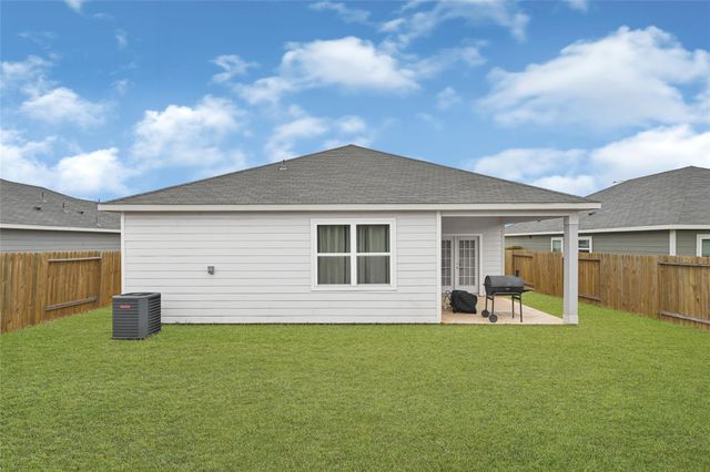 16125 Sugar Falls Drive, Conroe, TX 77303