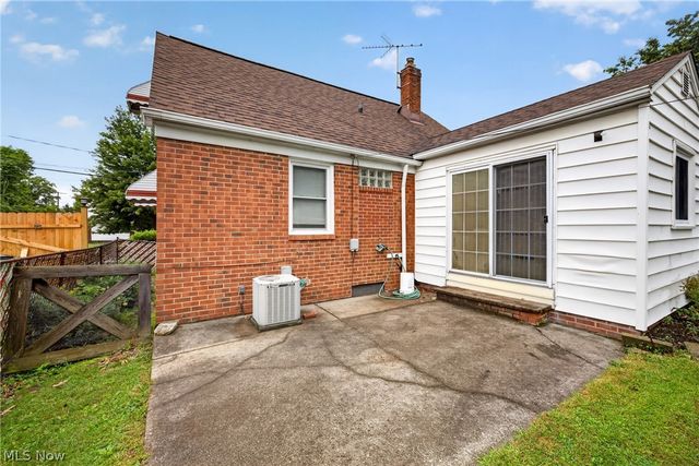 811 E 212th Street, Euclid, OH 44119