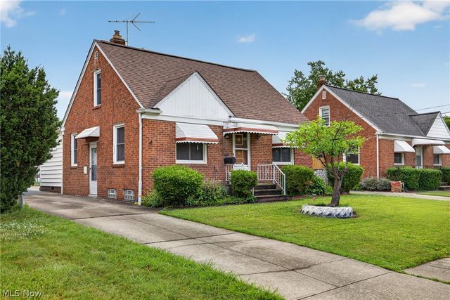 811 E 212th Street, Euclid, OH 44119