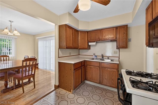 811 E 212th Street, Euclid, OH 44119