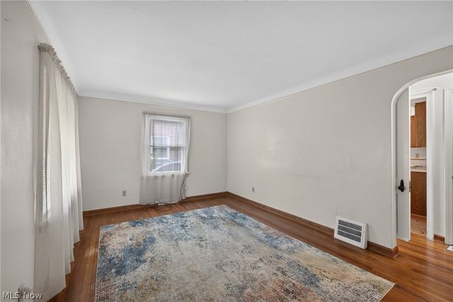 811 E 212th Street, Euclid, OH 44119