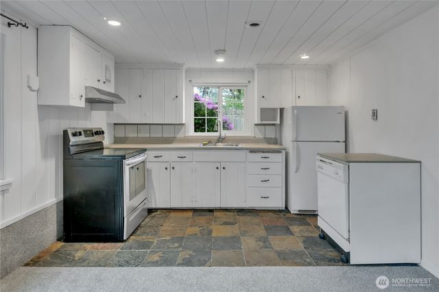 111 S 80th Street, Tacoma, WA 98408