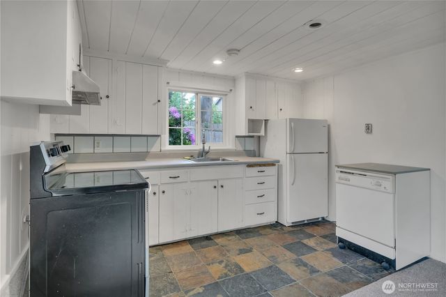 111 S 80th Street, Tacoma, WA 98408
