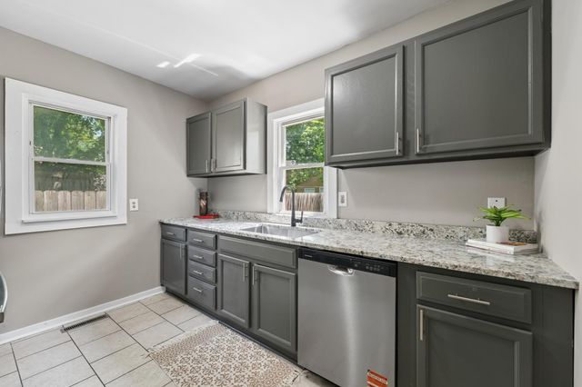 2328 Sheridan Avenue N, Minneapolis, MN 55411