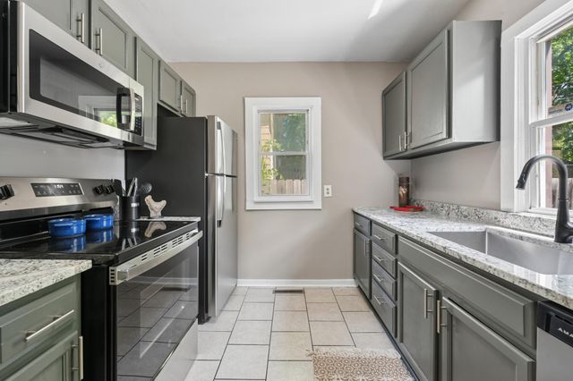 2328 Sheridan Avenue N, Minneapolis, MN 55411