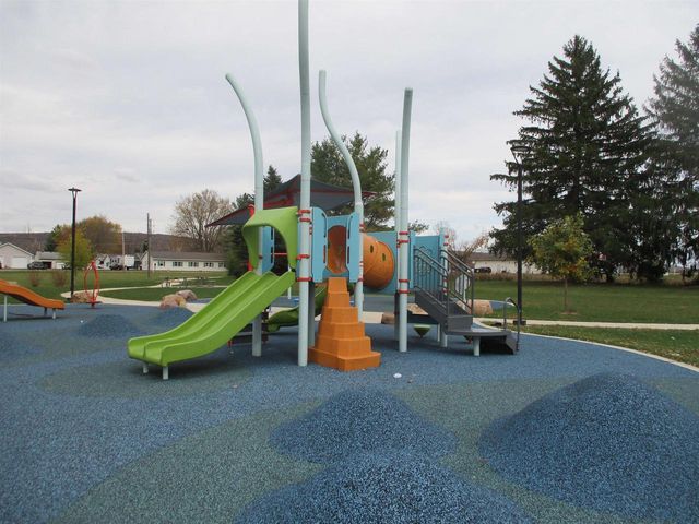 L 26 South Road, North Freedom, WI 53951