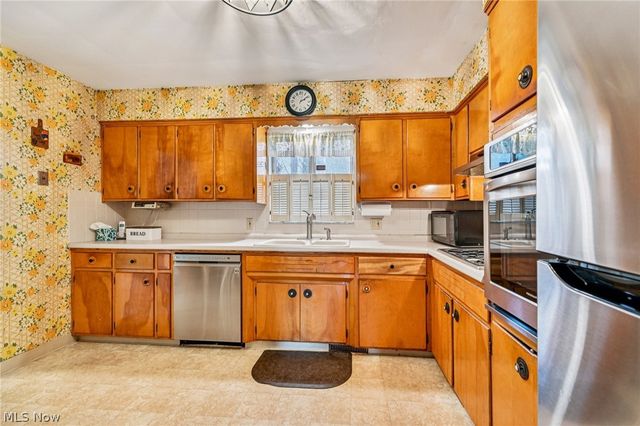 508 Clearbrook Drive, Akron, OH 44313