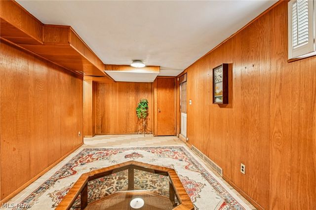 508 Clearbrook Drive, Akron, OH 44313